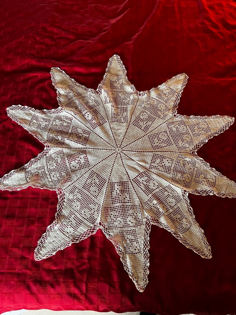 Antique Vintage Artisan Handmade Crochet Star Shaped Doily Table Cloth